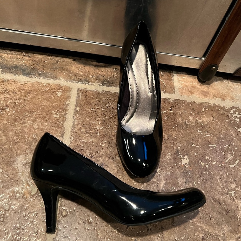 Comfort Plus by Predictions Black Heels